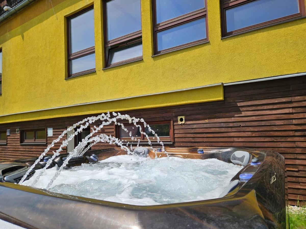 Hotel Zlaty Chlum Ceska Ves ภายนอก รูปภาพ