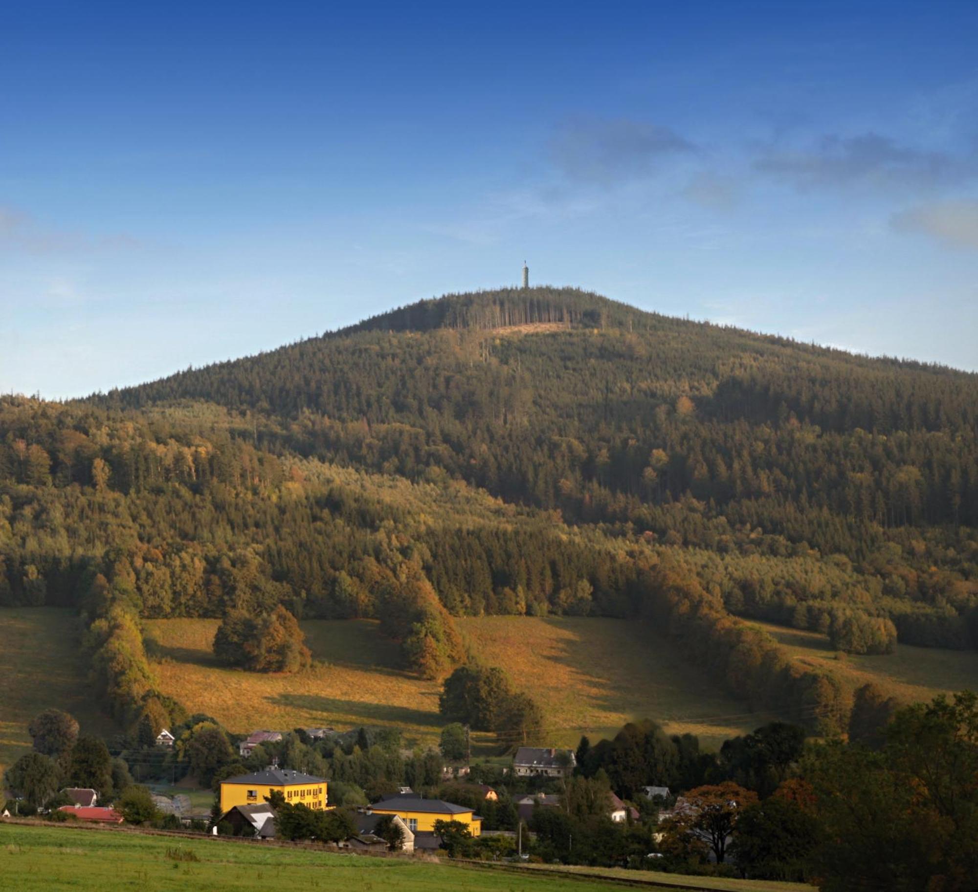 Hotel Zlaty Chlum Ceska Ves ภายนอก รูปภาพ